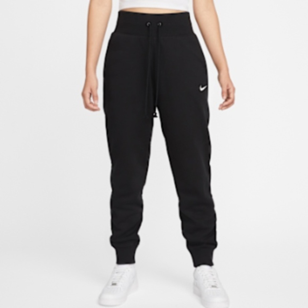 Nike Sportswear Phoenix Fleece in Black sz S
